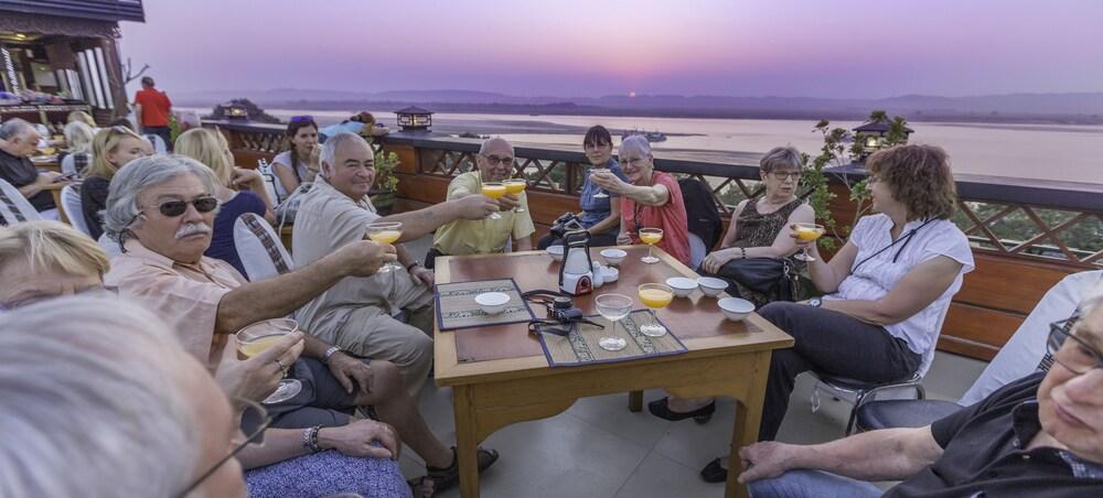 Ayarwaddy River View Hotel Mandalaj Zewnętrze zdjęcie