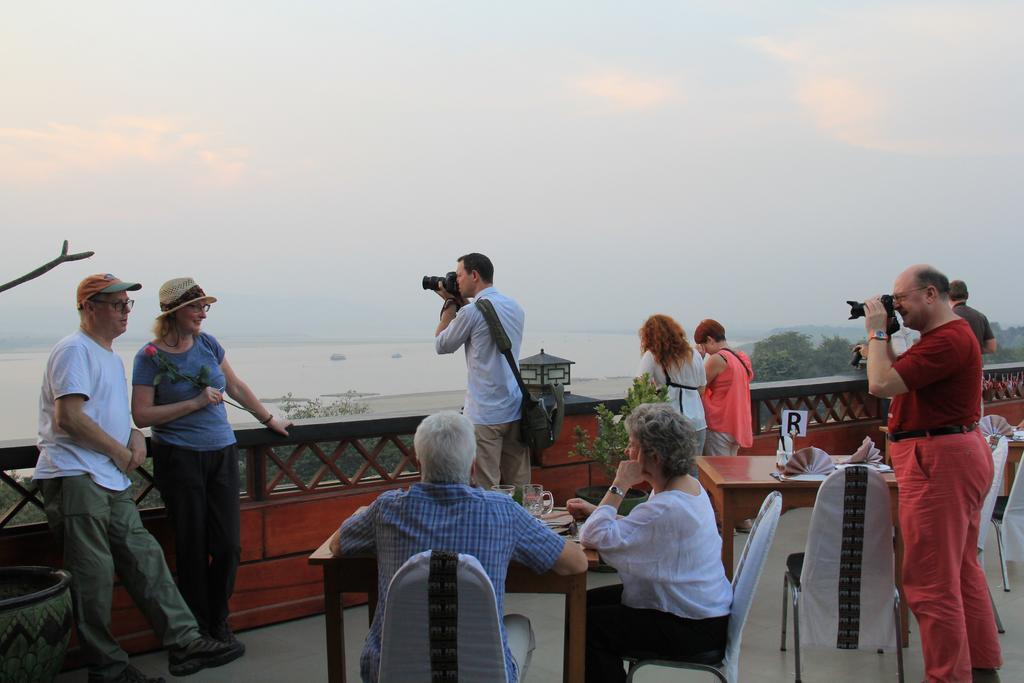 Ayarwaddy River View Hotel Mandalaj Zewnętrze zdjęcie