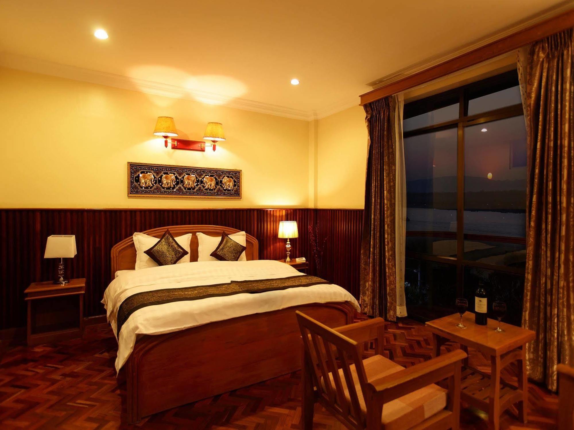 Ayarwaddy River View Hotel Mandalaj Zewnętrze zdjęcie
