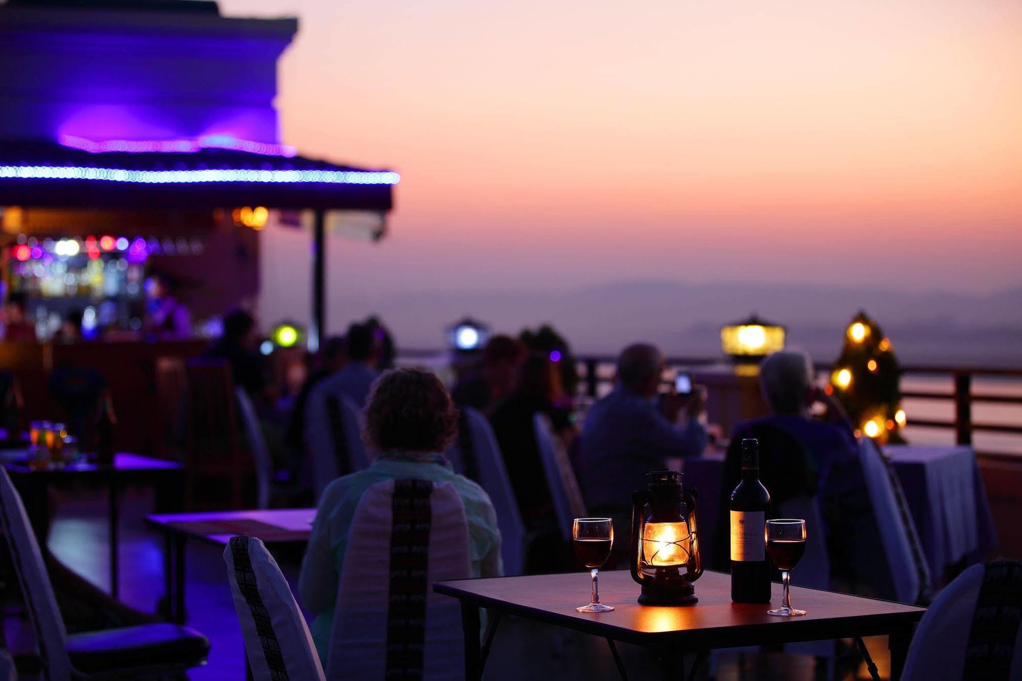 Ayarwaddy River View Hotel Mandalaj Zewnętrze zdjęcie